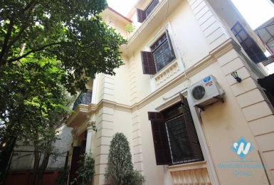 House with lake view balcony and patio for rent in Tay Ho